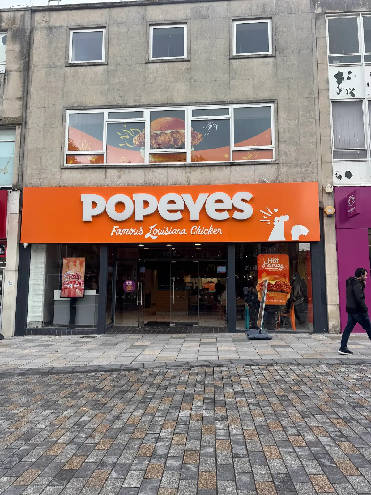 Popeyes Louisiana Chicken photo (photo 1 of 3)