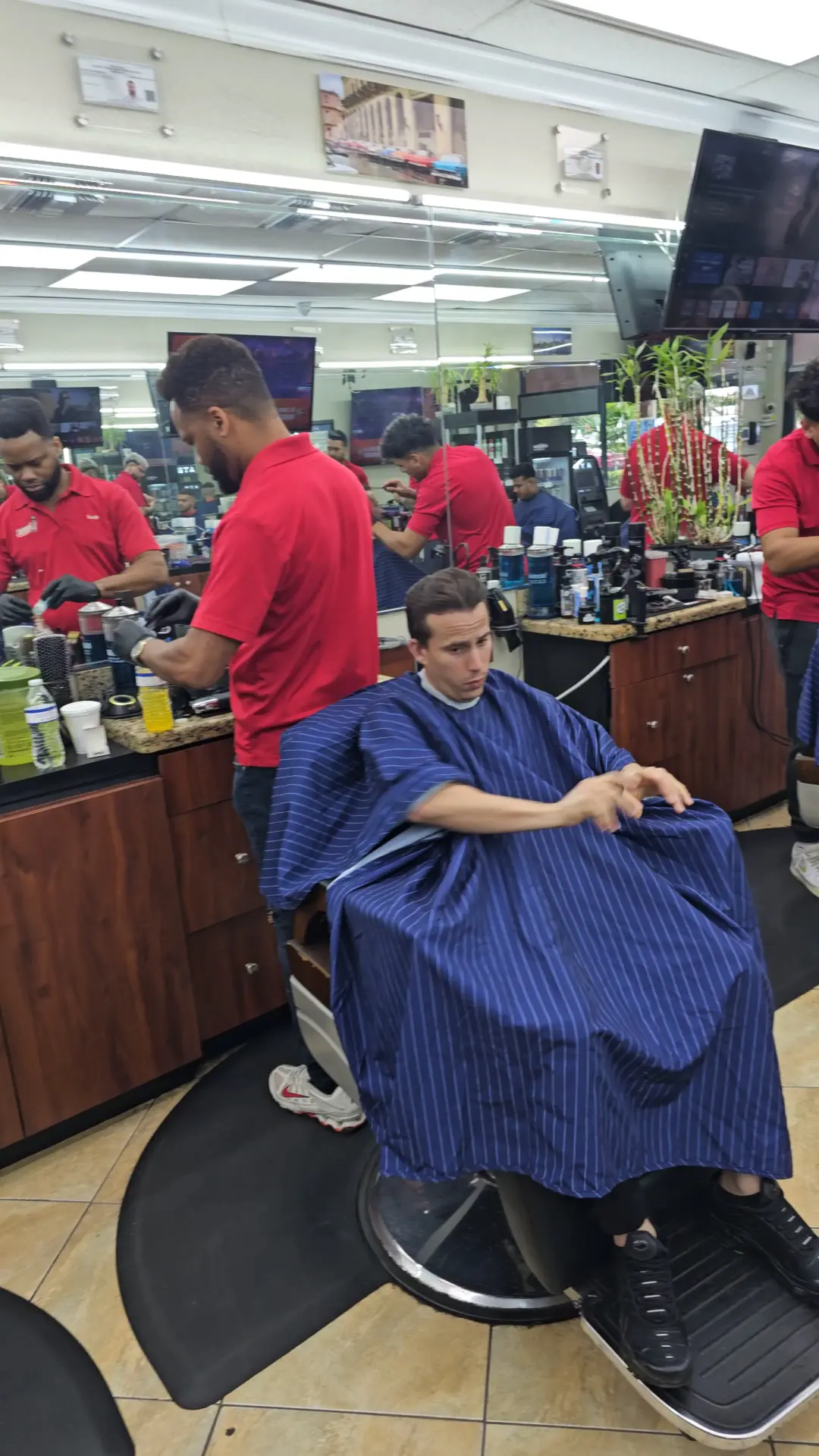 Lazarito's Barber Shop photo (photo 2 of 3)