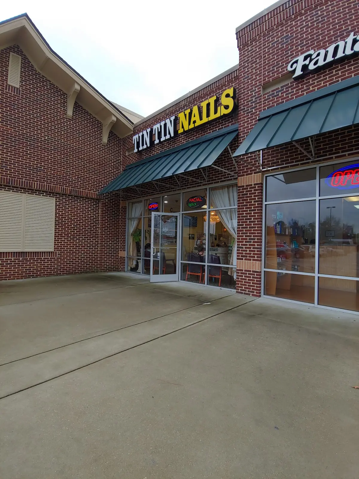Tin Tin Nails photo (photo 1 of 3)