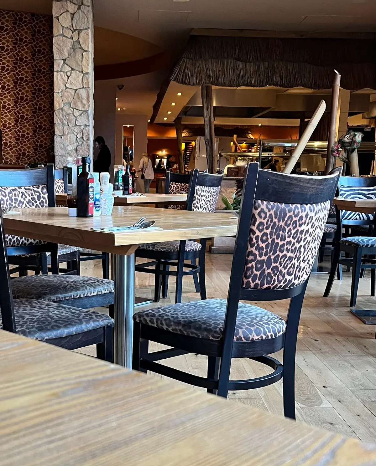 Zafari Bar and Grill photo (photo 3 of 3)