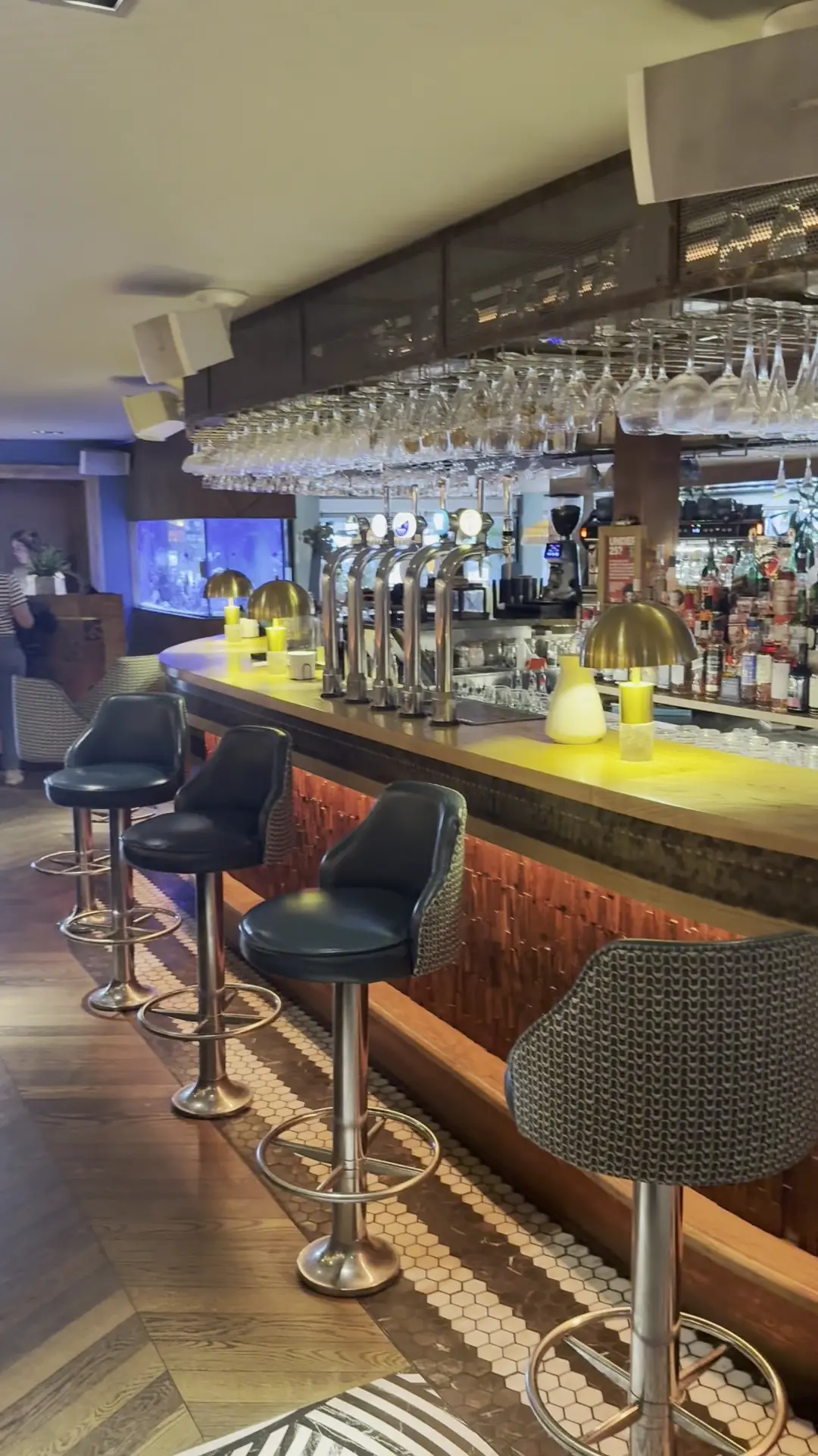 Scotts Bar & Restaurant photo (photo 1 of 3)