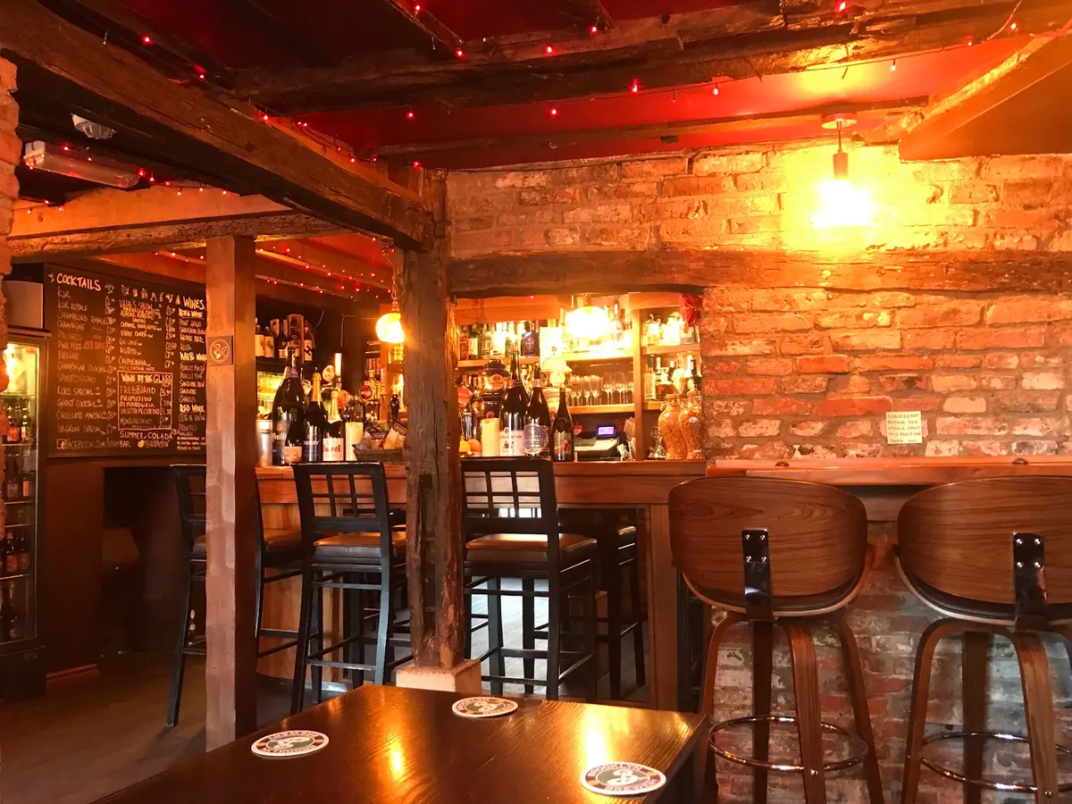 Inside Vahe Bar, York