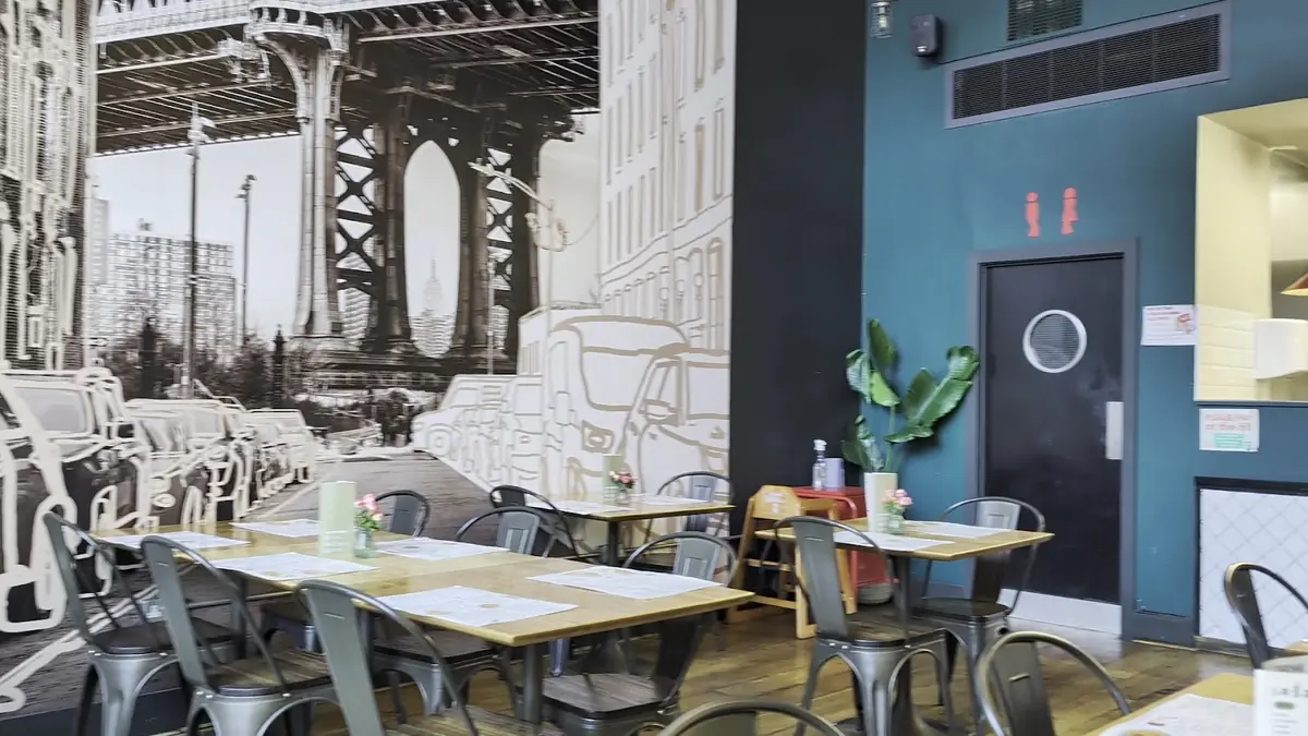Saro's Thai Cafe photo (photo 1 of 3)