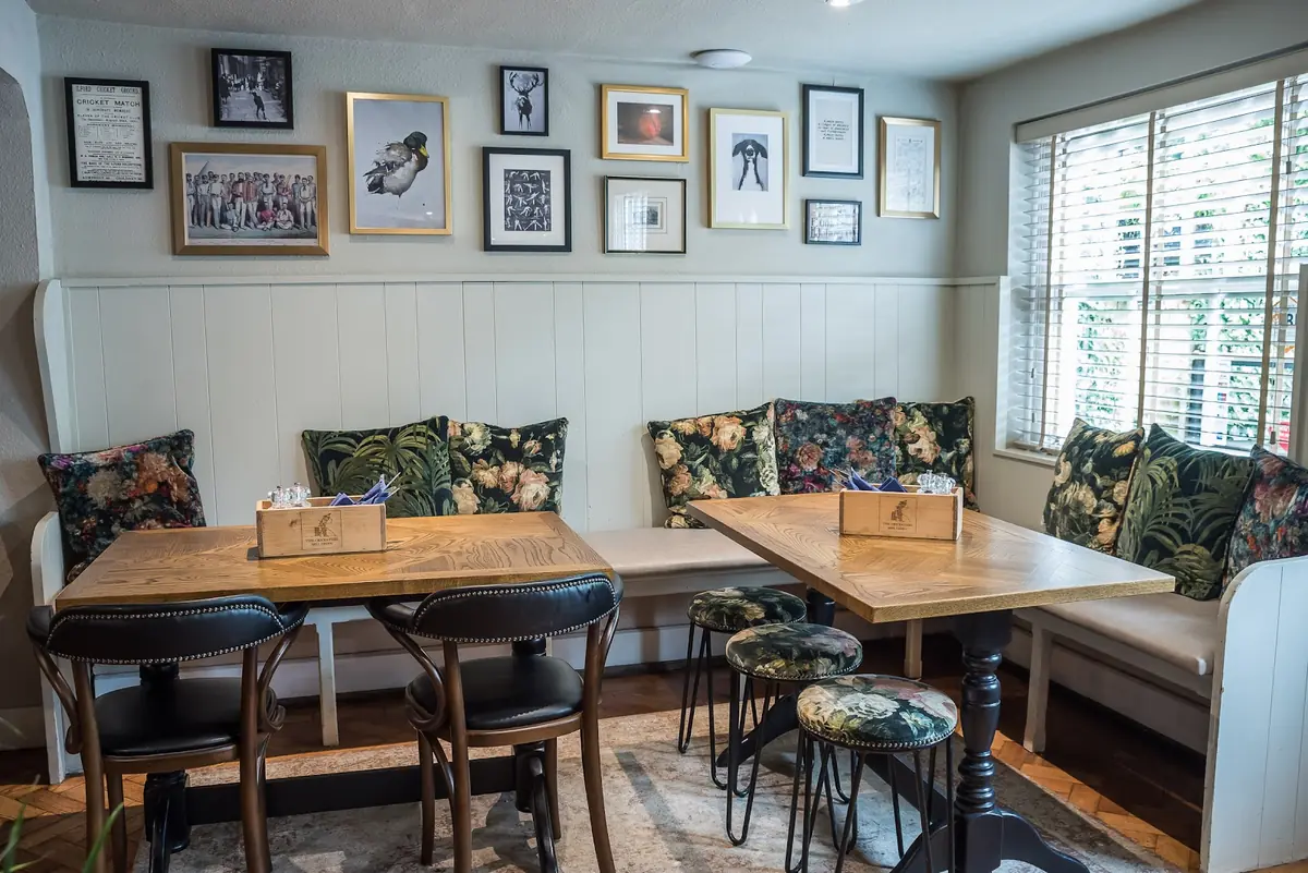 Inside The Cricketers Mill Green, Ingatestone