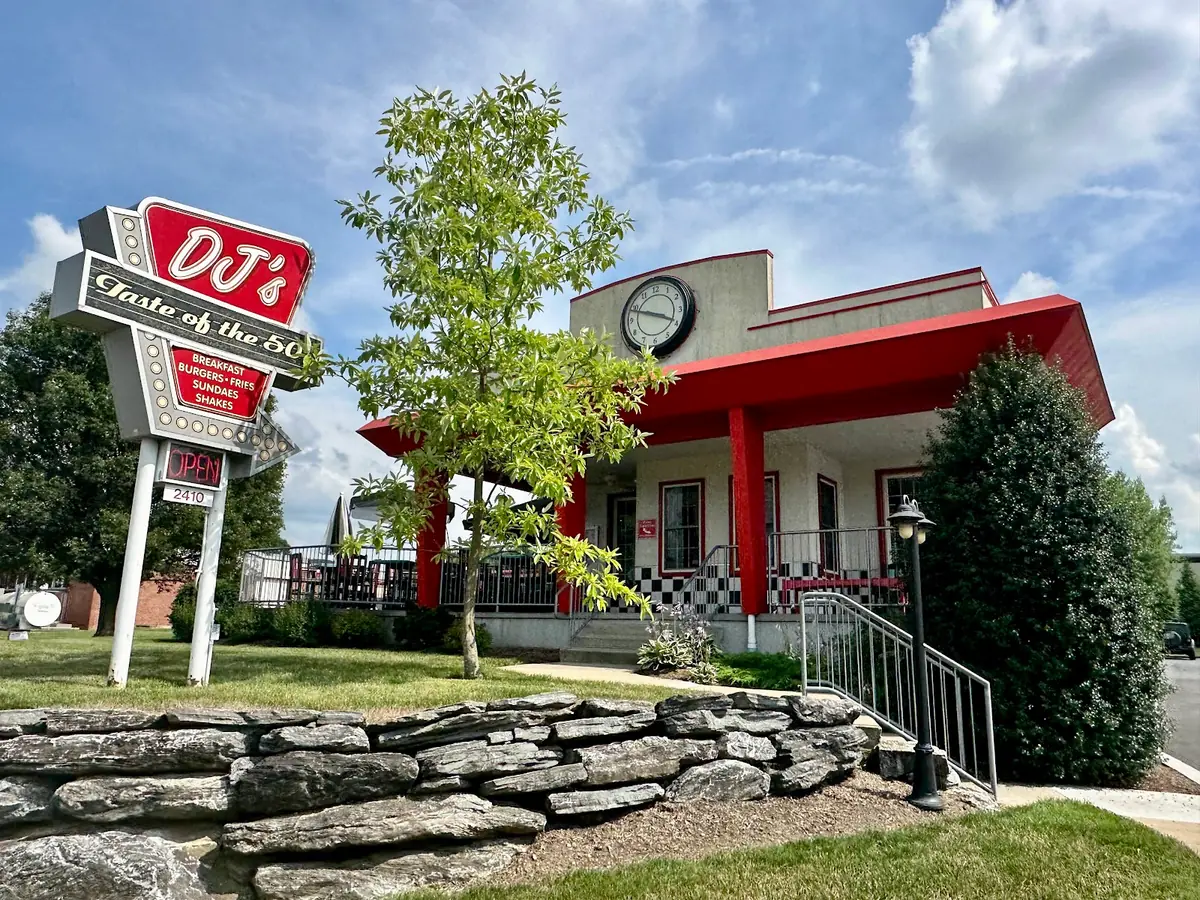 DJ's Taste of the 50's — American Restaurants in Lancaster