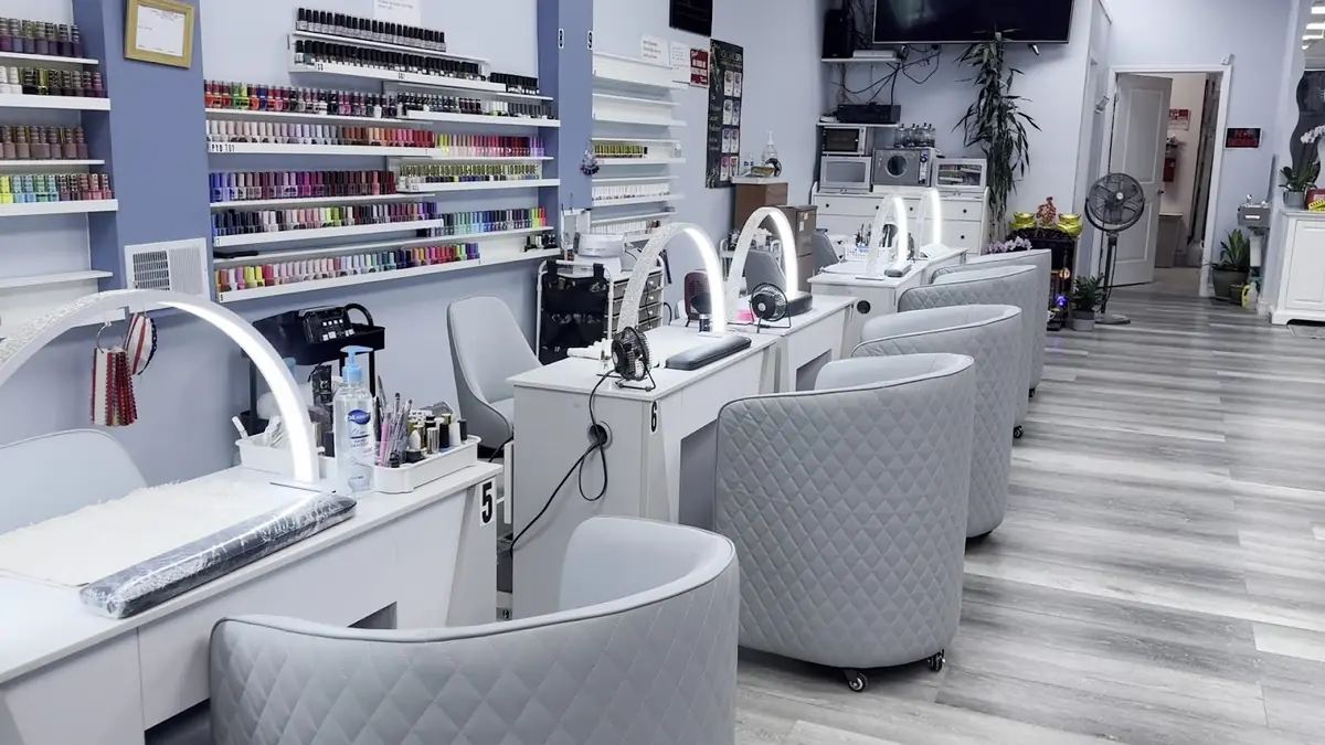 Diamond Nails Inc photo (photo 2 of 3)