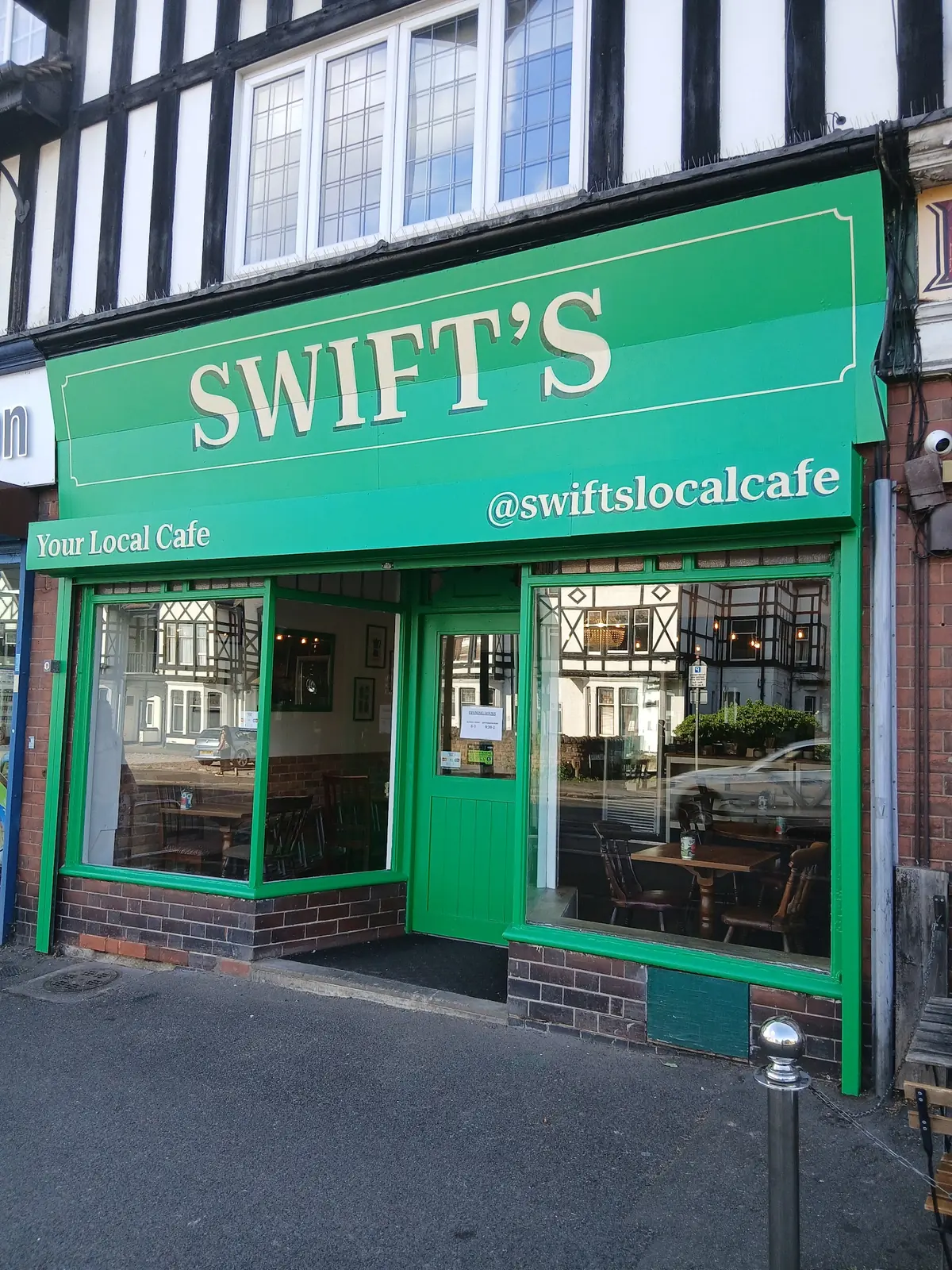 Swift's Café