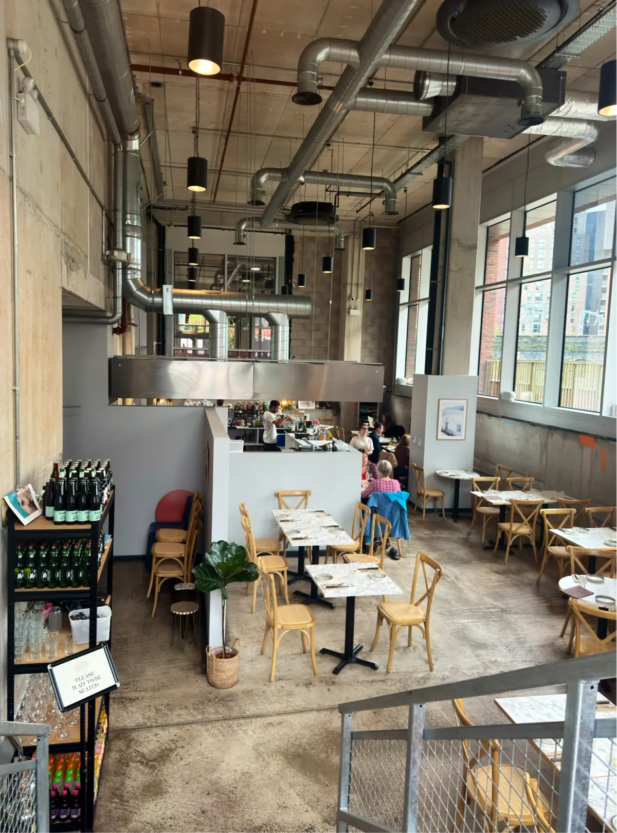 Kallos Cafe & Wine Bar