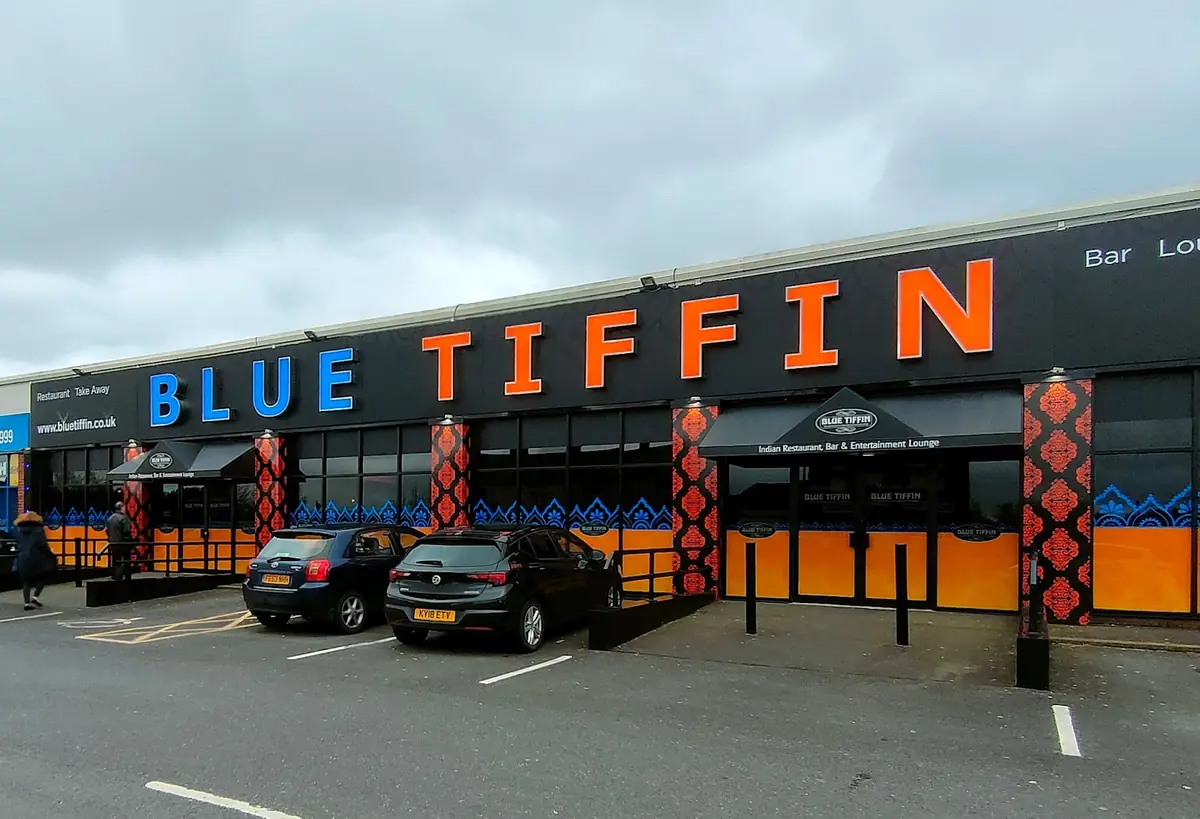 Blue Tiffin photo (photo 3 of 3)