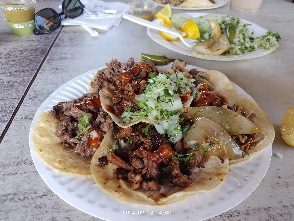 Taqueria El Bebe photo (photo 5 of 7)