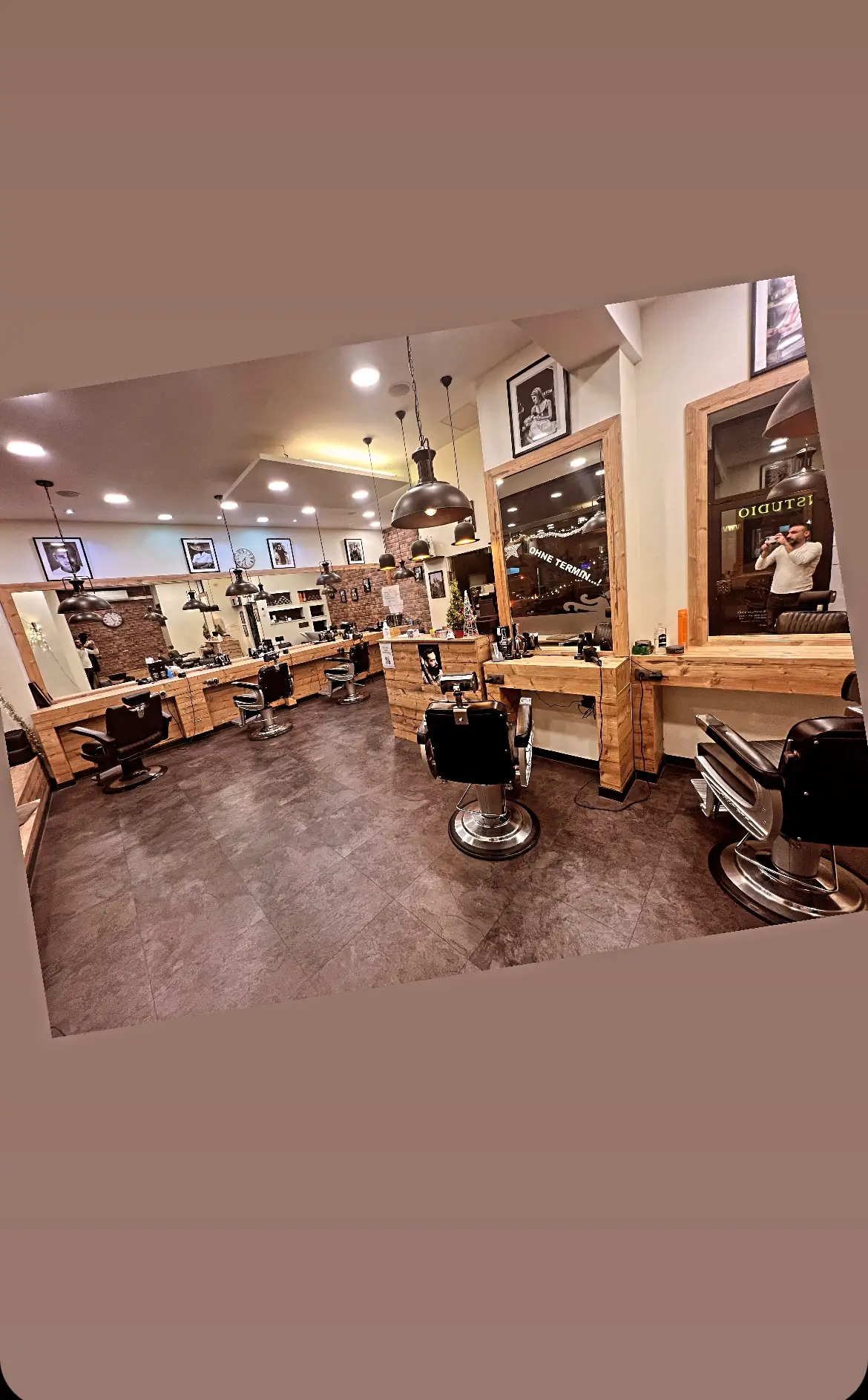 Cut Lounge photo (photo 1 of 3)