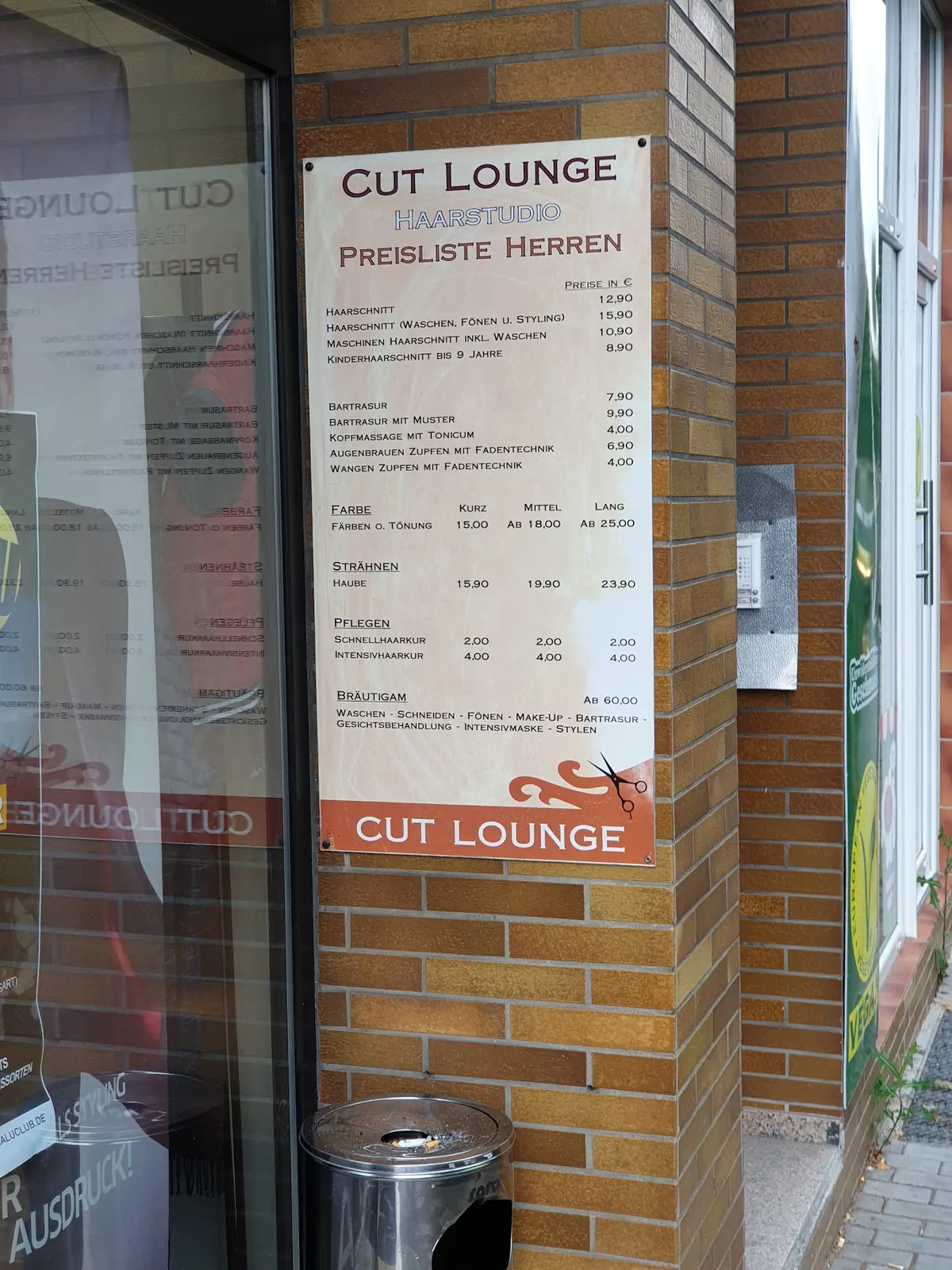 Cut Lounge photo (photo 2 of 3)