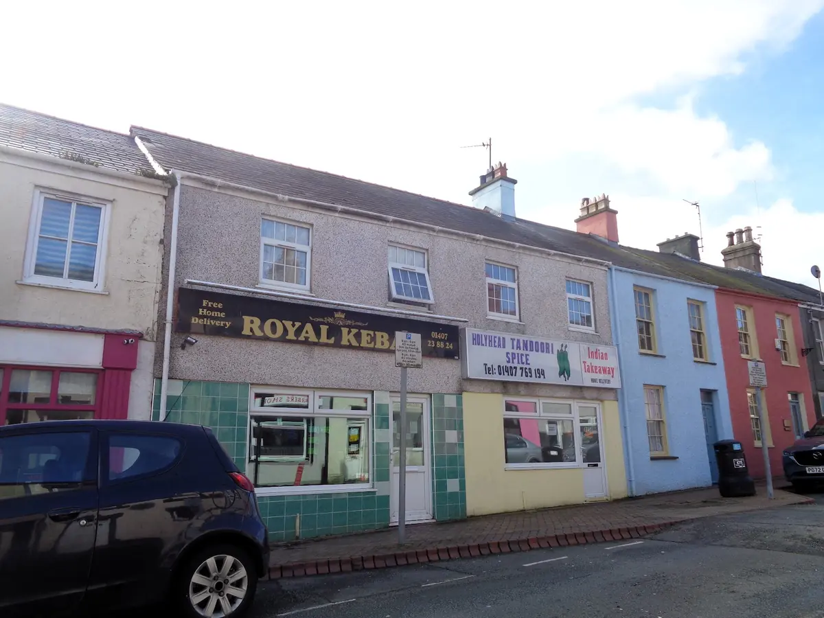 Royal Kebabs and Pizza photo (photo 1 of 3)