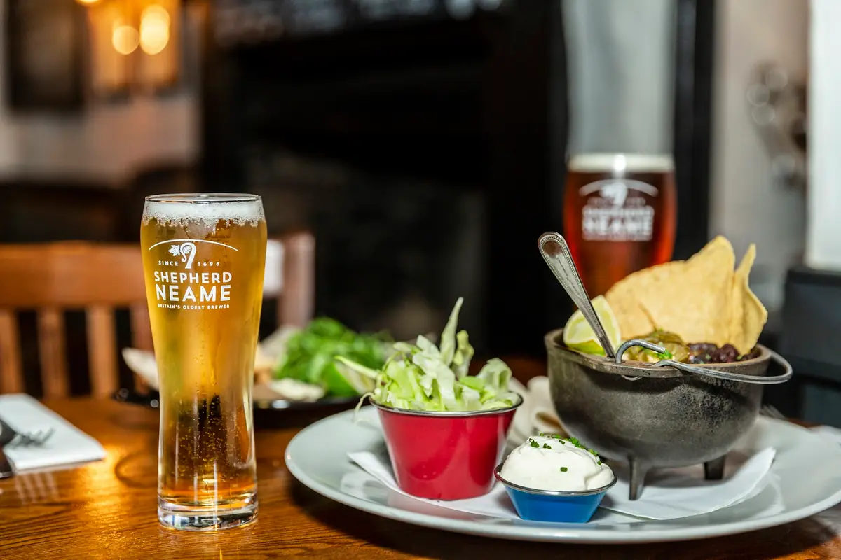 Ye Olde Beverlie — Bars in Canterbury