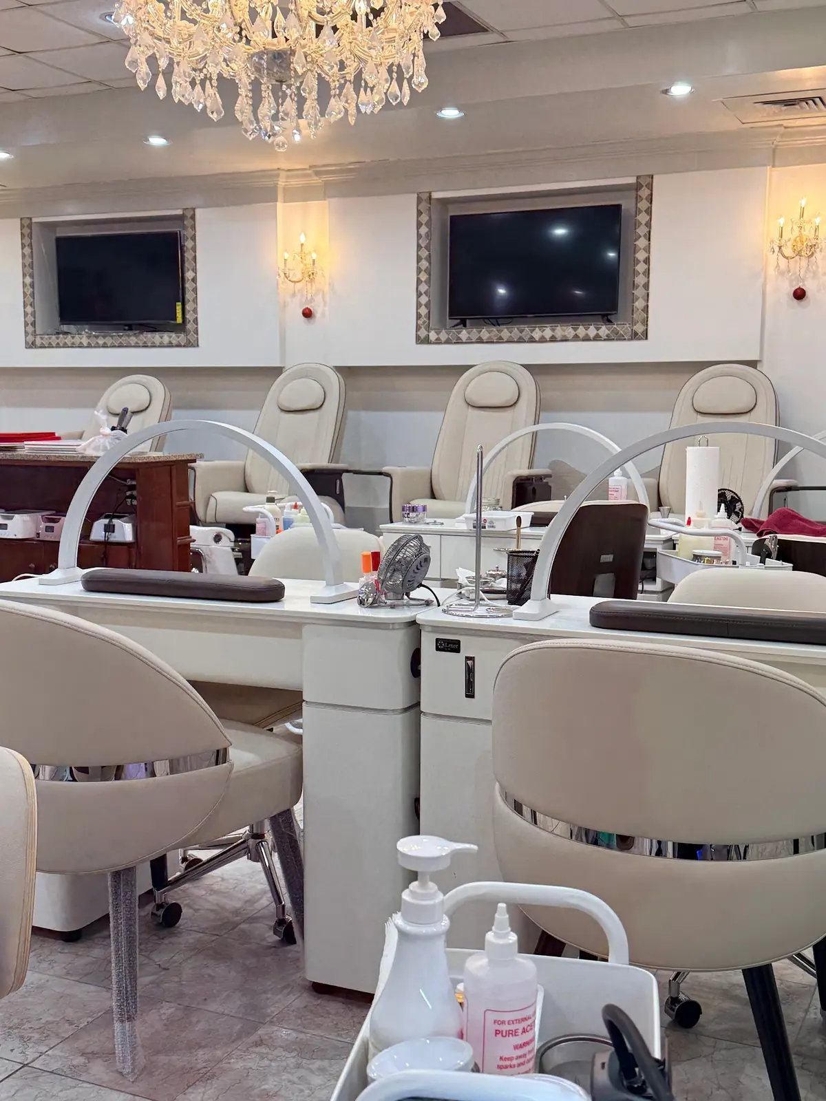 La Vie Nail Spa Hickory photo (photo 3 of 3)