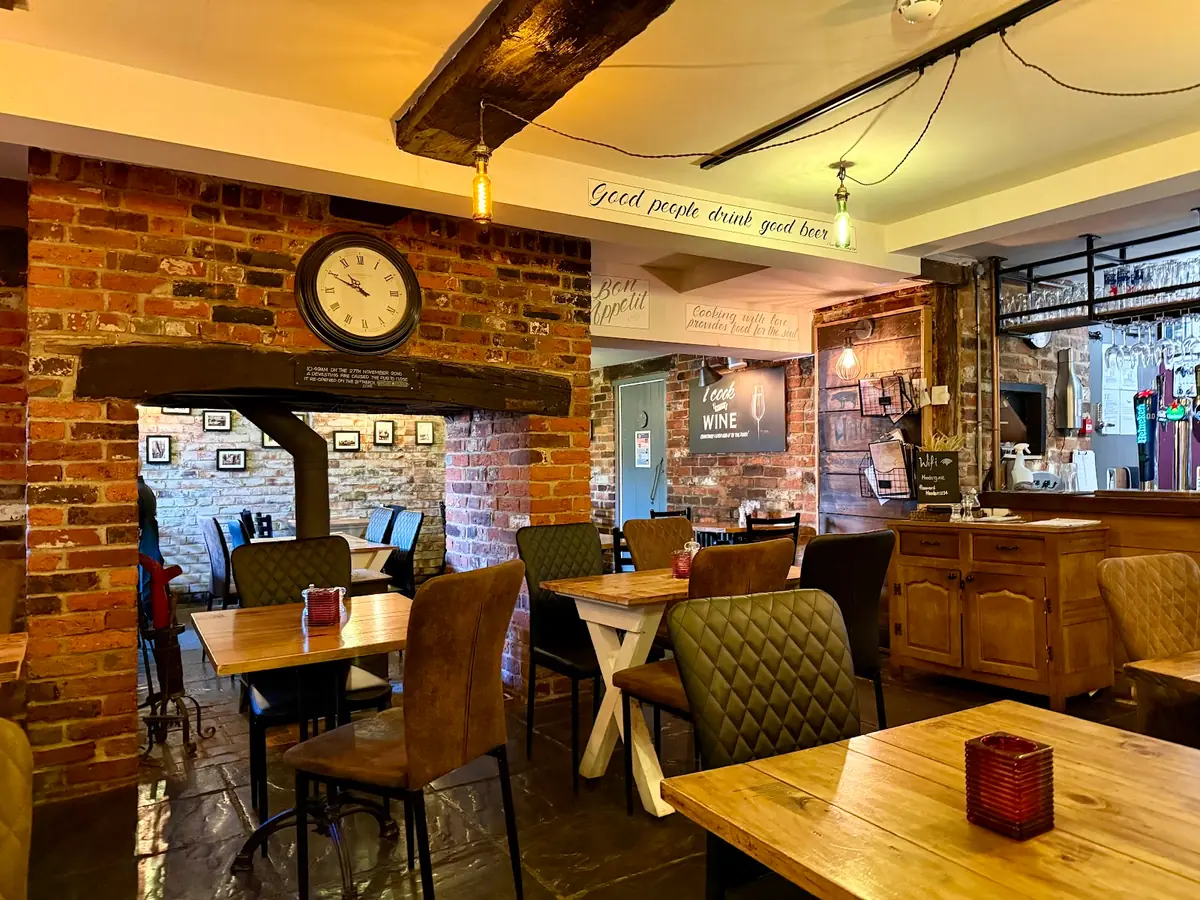 The Hooden Bar & Grill photo (photo 3 of 3)