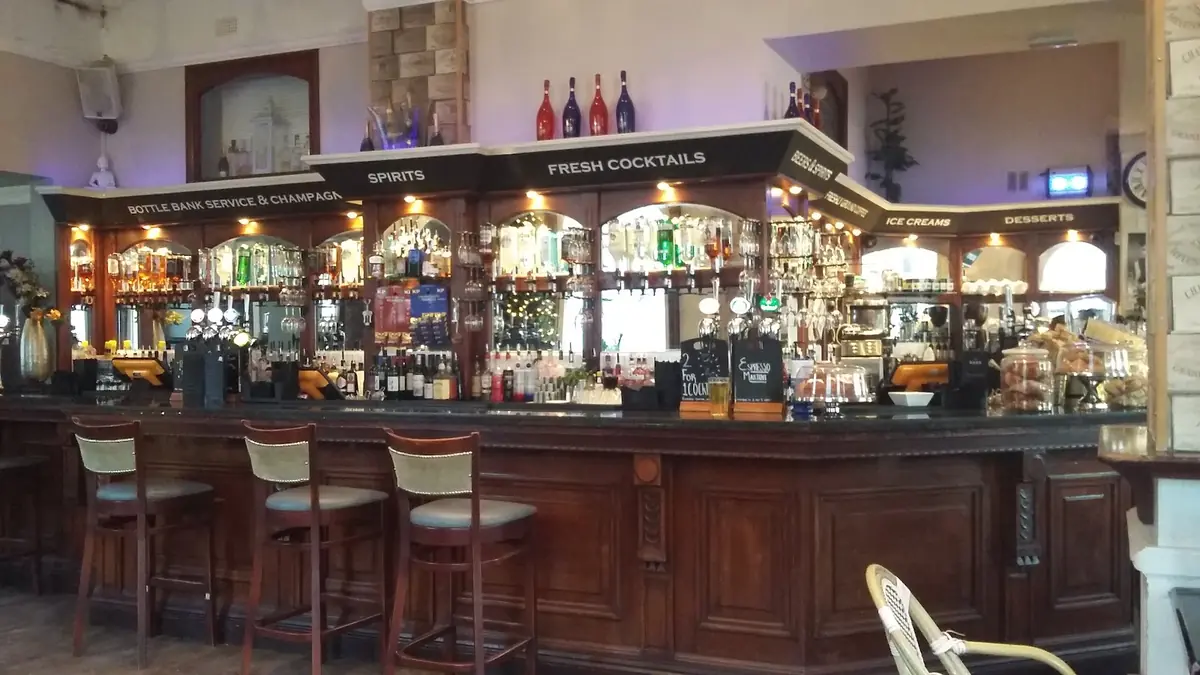 Sass Cafe & Bar