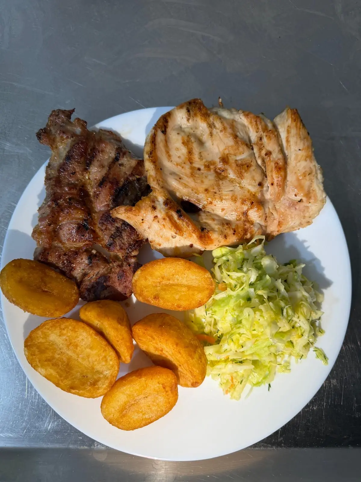 Restaurant Romanesc Viollet Salon photo (photo 7 of 7)
