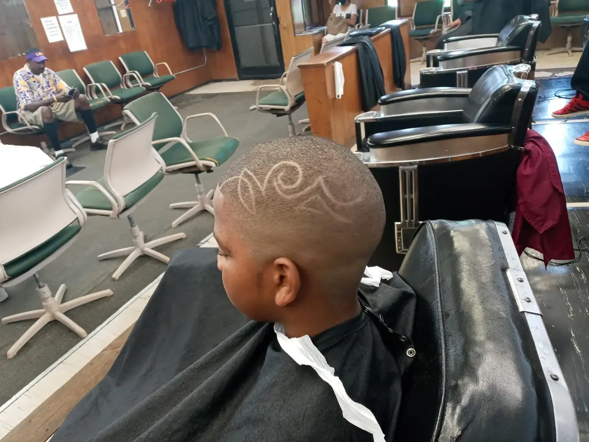 Elam Barber Shop — Barbershops in Pontiac