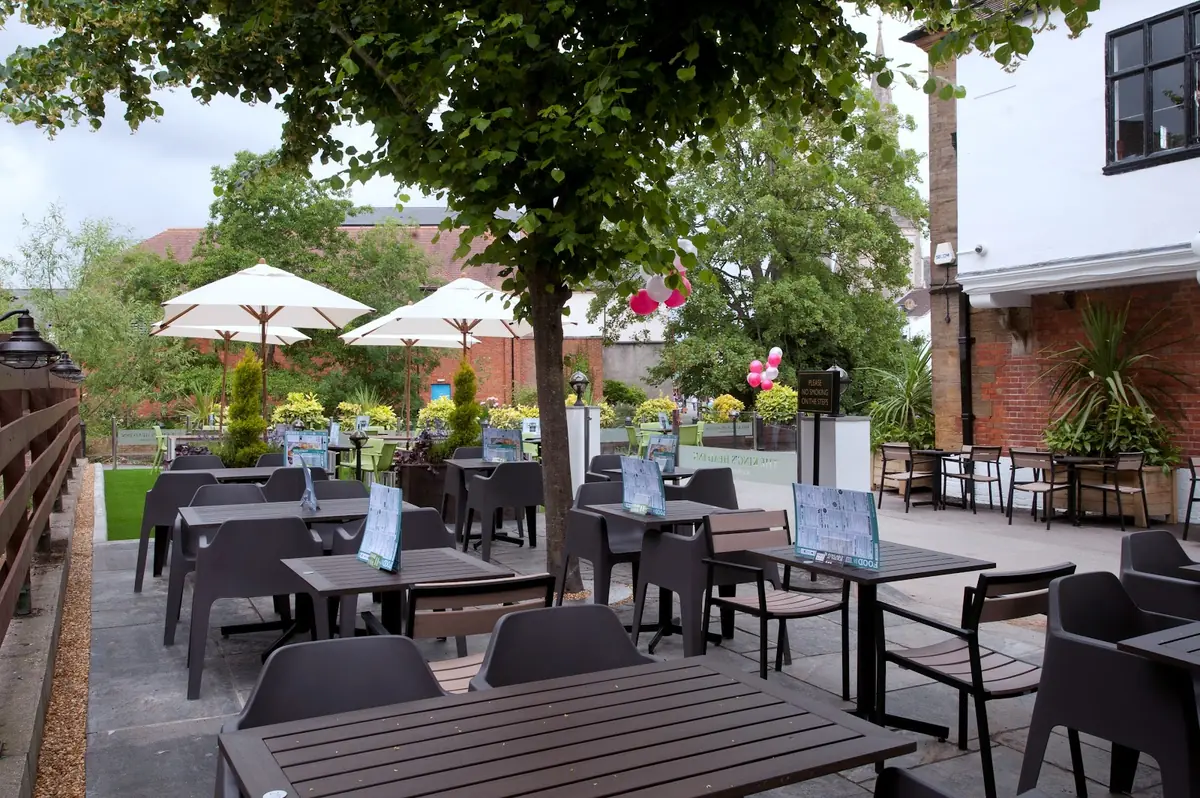 The King's Head Inn — Bars in Salisbury