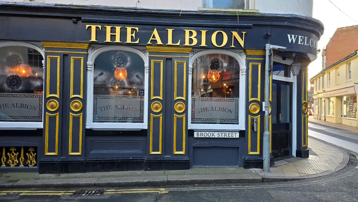 Inside The Albion, Cromer
