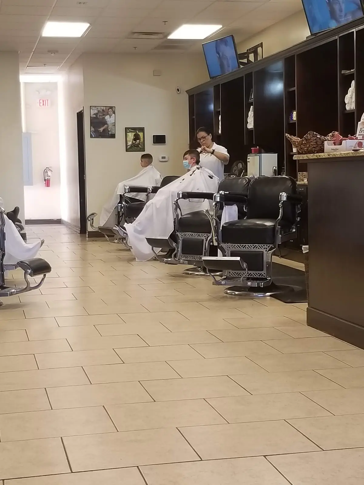 D'Man Barber Shop photo (photo 2 of 3)