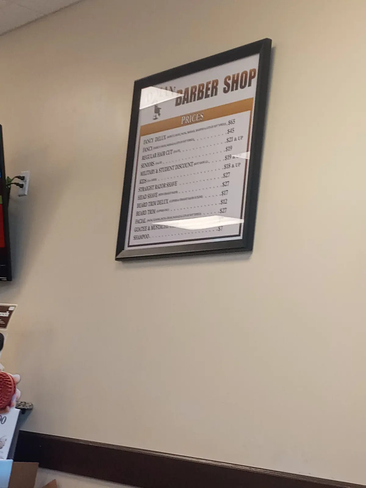D'Man Barber Shop photo (photo 3 of 3)