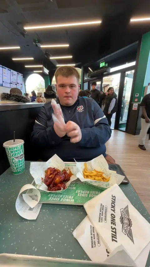 Wingstop Northampton photo (photo 3 of 3)