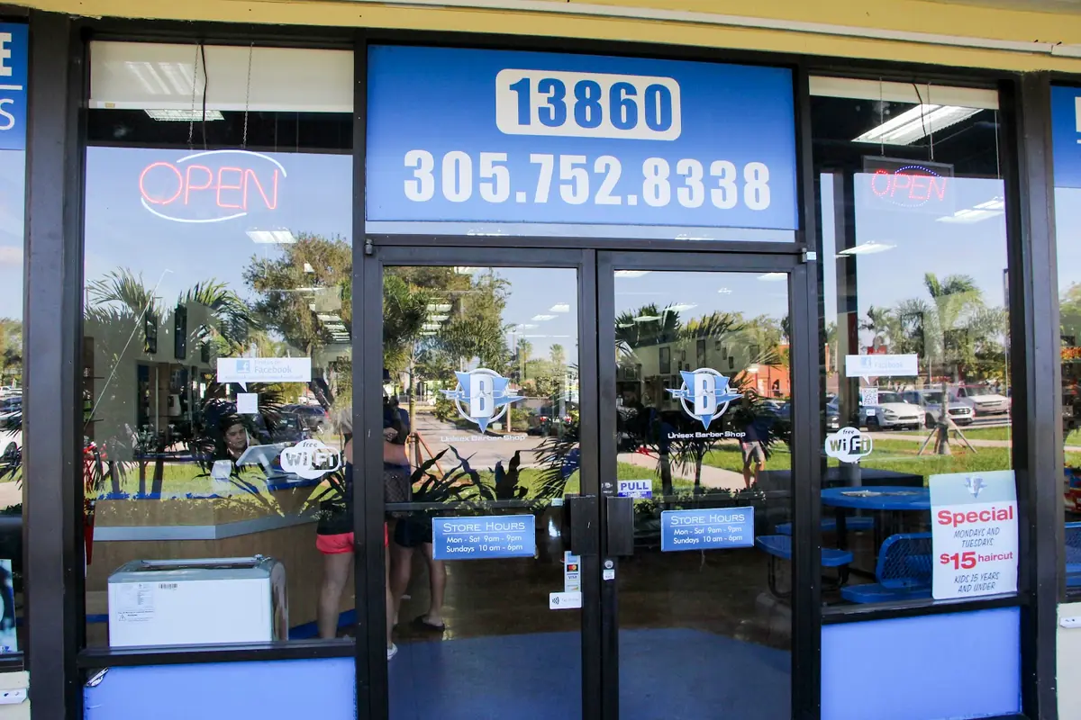 Blade Barbershop Kendall photo (photo 1 of 3)