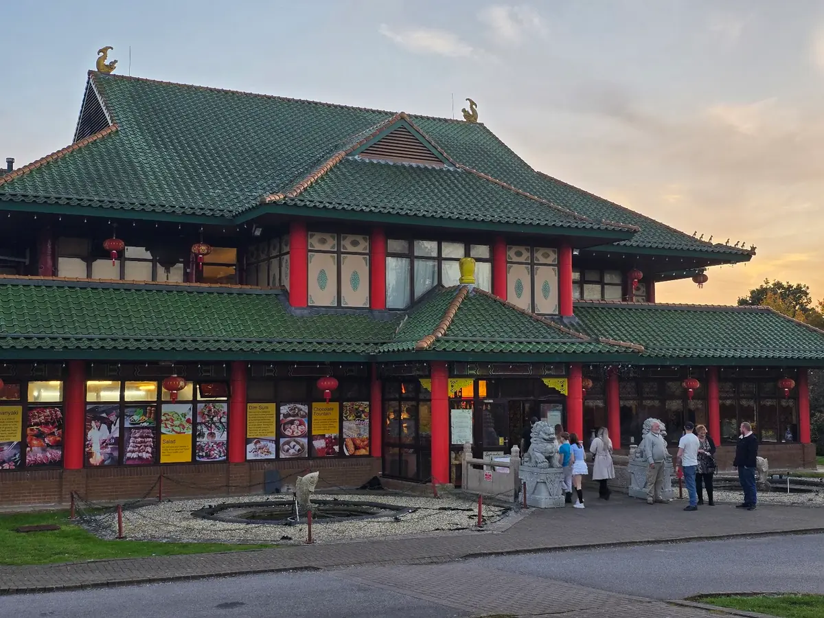 HongXin Oriental Buffet photo (photo 3 of 3)