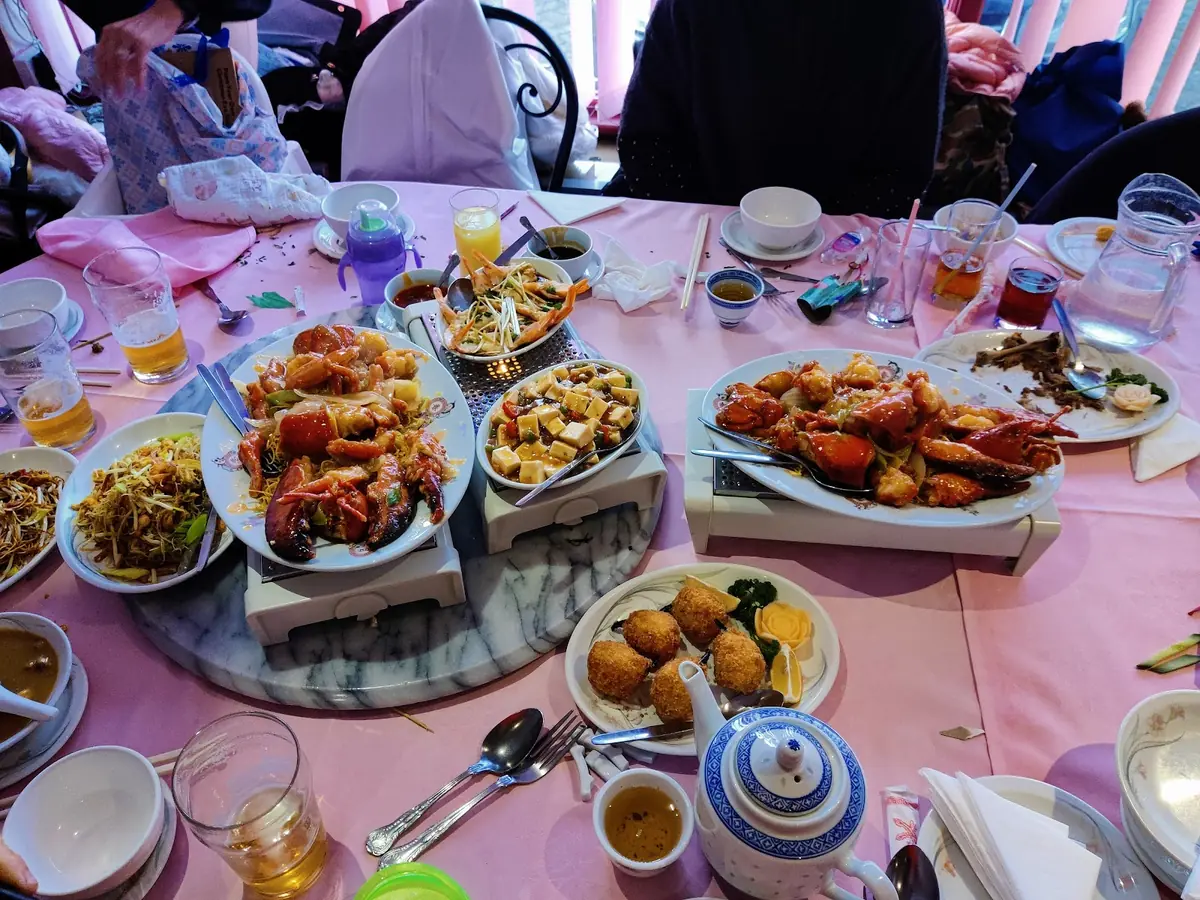 Ming of the Avenue photo (photo 1 of 3)