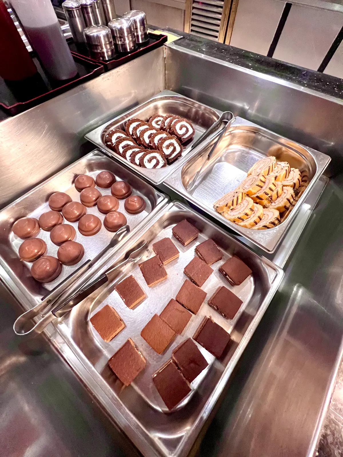 Dragon King Chinese buffet Restaurant & Takeaway photo (photo 1 of 3)