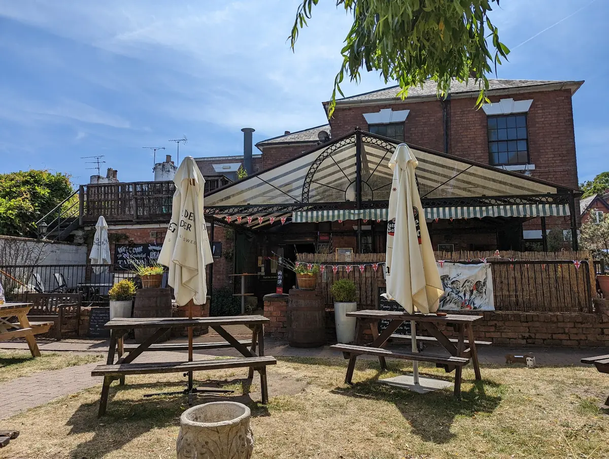 Mr Grundy's Tavern photo (photo 3 of 3)
