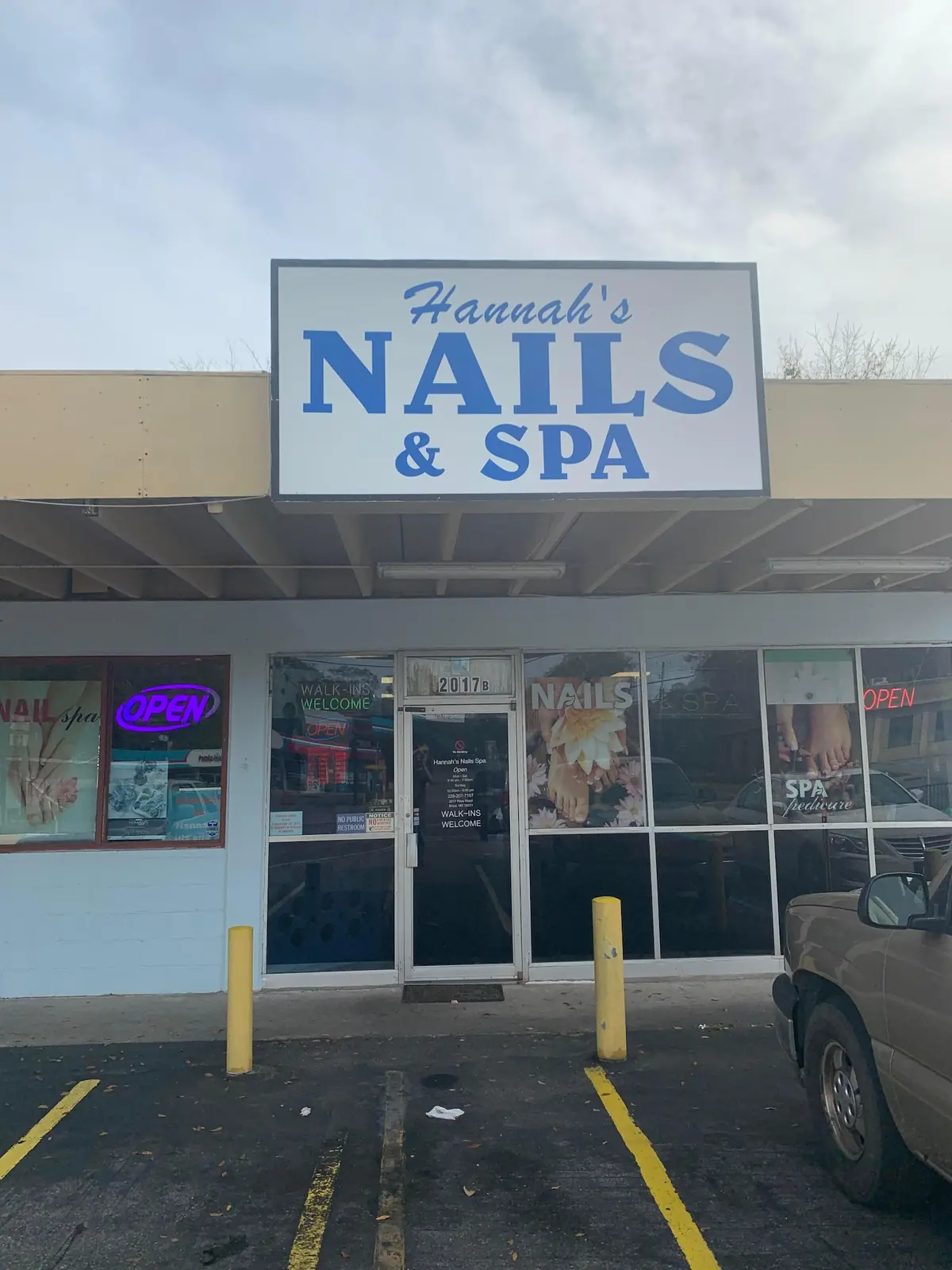 Hannah's Nails & Spa photo (photo 1 of 3)