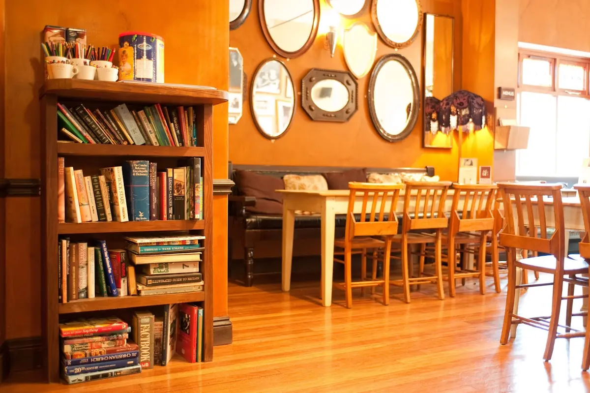 Pinto Lounge photo (photo 1 of 3)