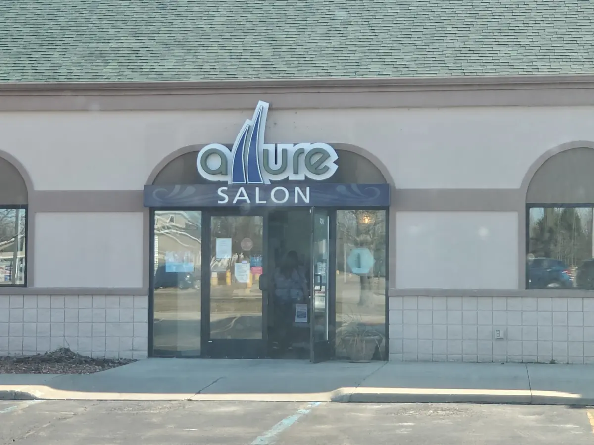 Allure Salon photo (photo 1 of 3)