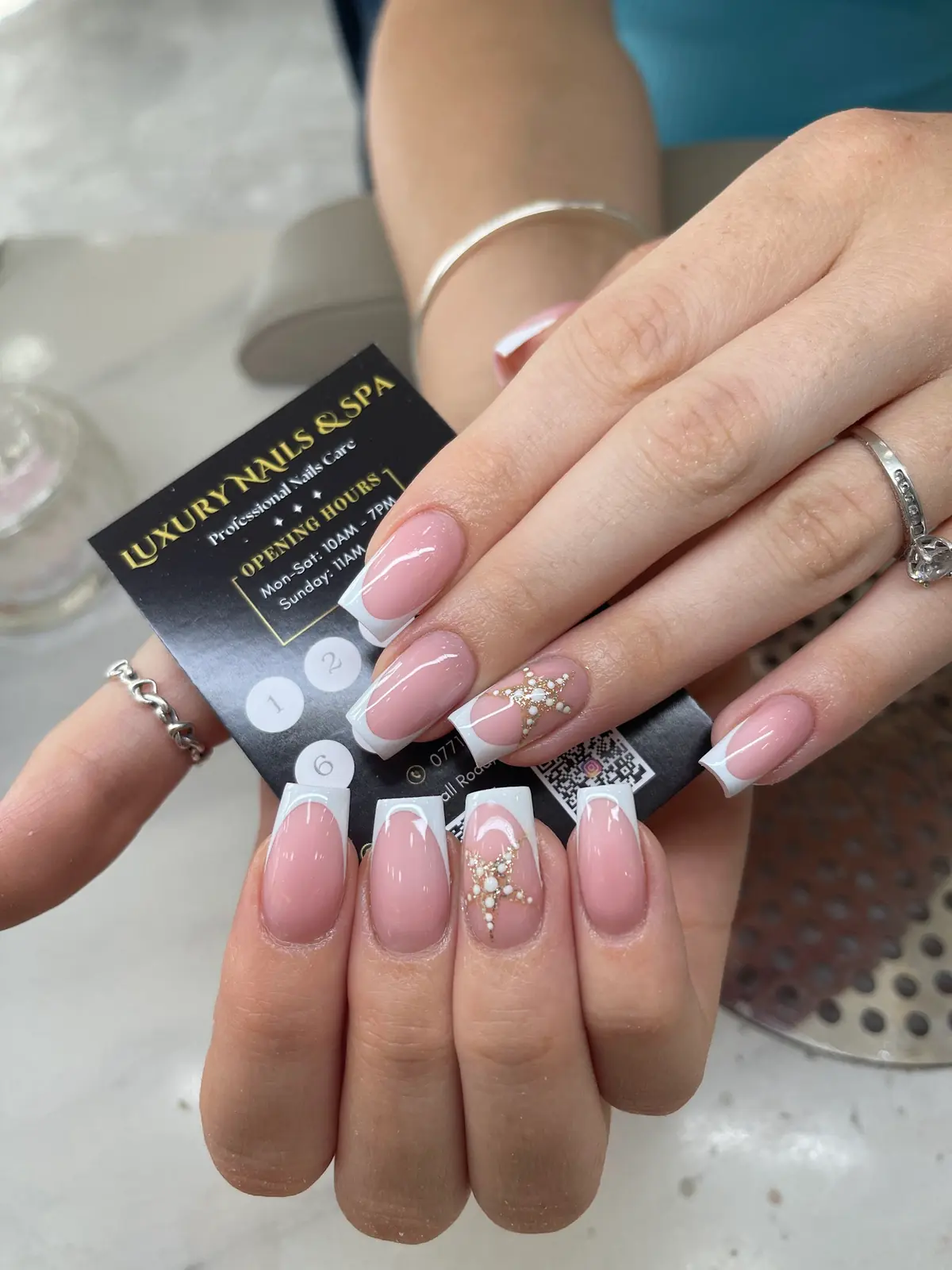 Luxury Nails & Spa