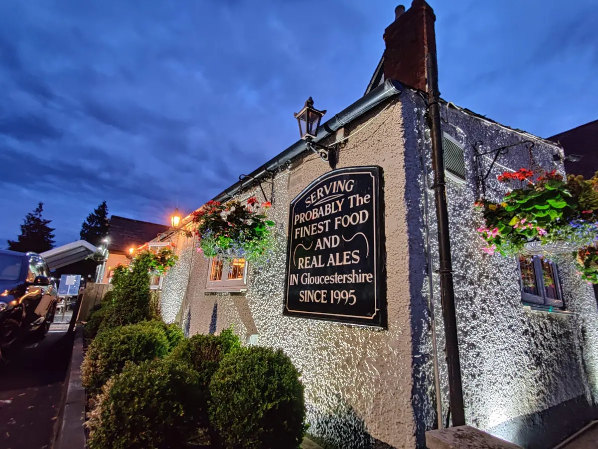 Queens Head Longford