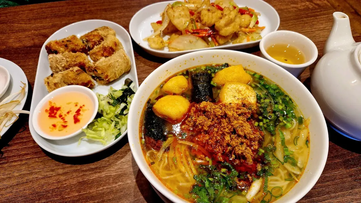 Viet House Restaurant photo (photo 1 of 3)