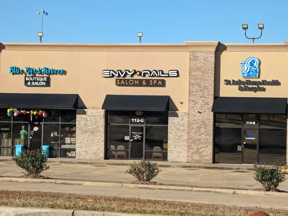 Envy Nails Salon & Spa photo (photo 1 of 3)