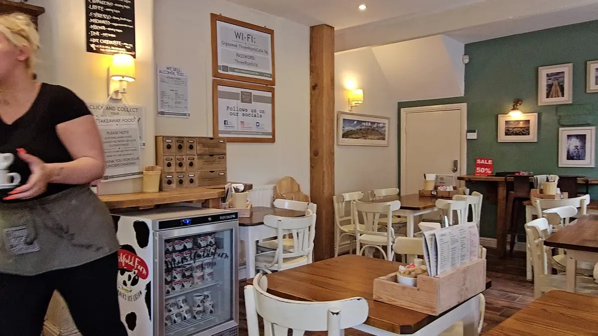 Three Roofs Cafe photo (photo 2 of 3)