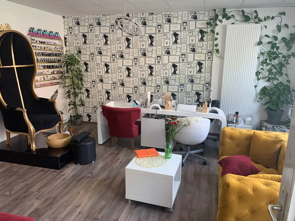 Diamond Salon Friseur und Nagelstudio — Hair Salons in Alsdorf Mariadorf