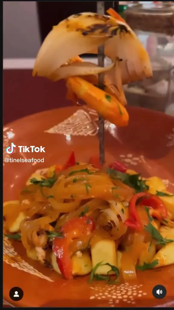 Tinel Seafood & Grill Restaurant photo (photo 1 of 3)