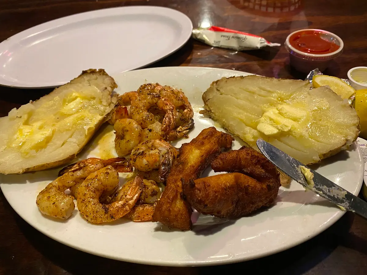 Courtyard Oyster Bar & Grill Pell City photo (photo 3 of 3)