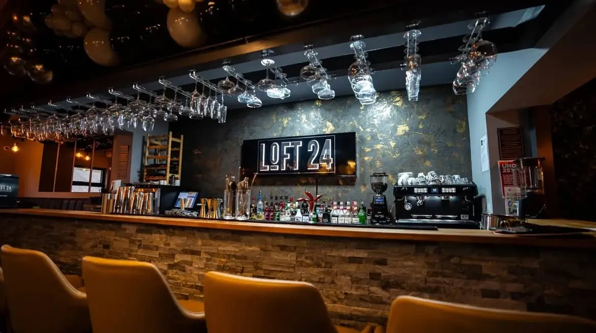 Loft 24 - Restaurant - Cocktail & Wine Bar