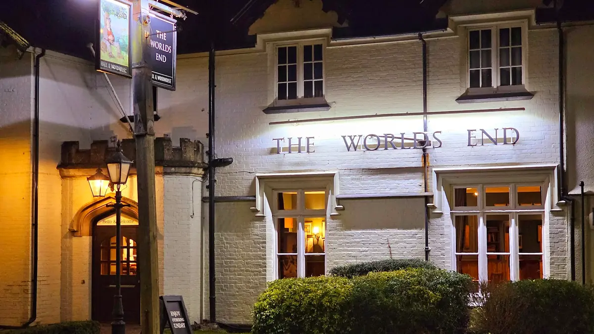 The World's End Taunton — Restaurants in Taunton