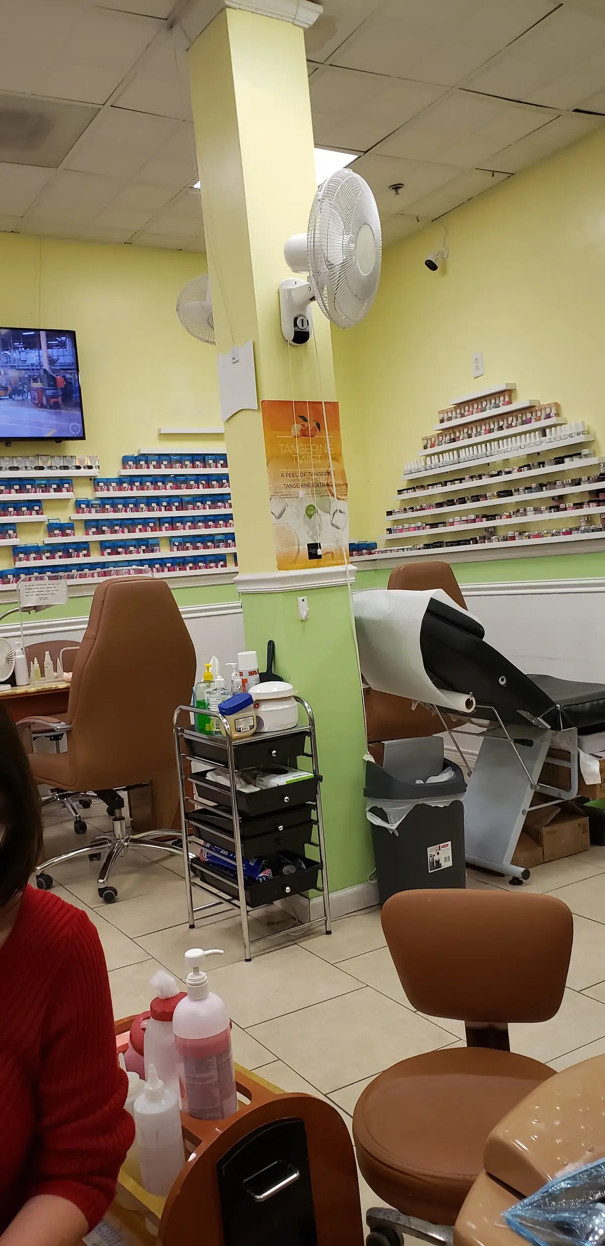 Lee Nails photo (photo 1 of 3)