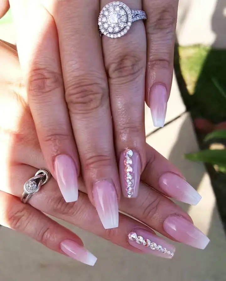 Lee Nails — Nail Salons in Concord