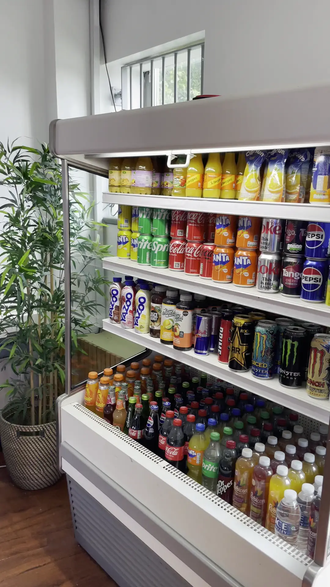 AROMA COFFEE LOUNGE photo (photo 1 of 3)