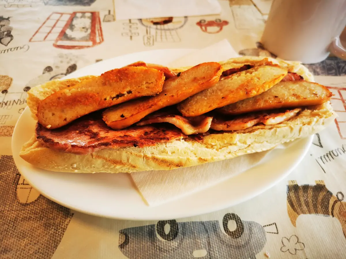 Bill & Ben's Cafe photo (photo 1 of 3)